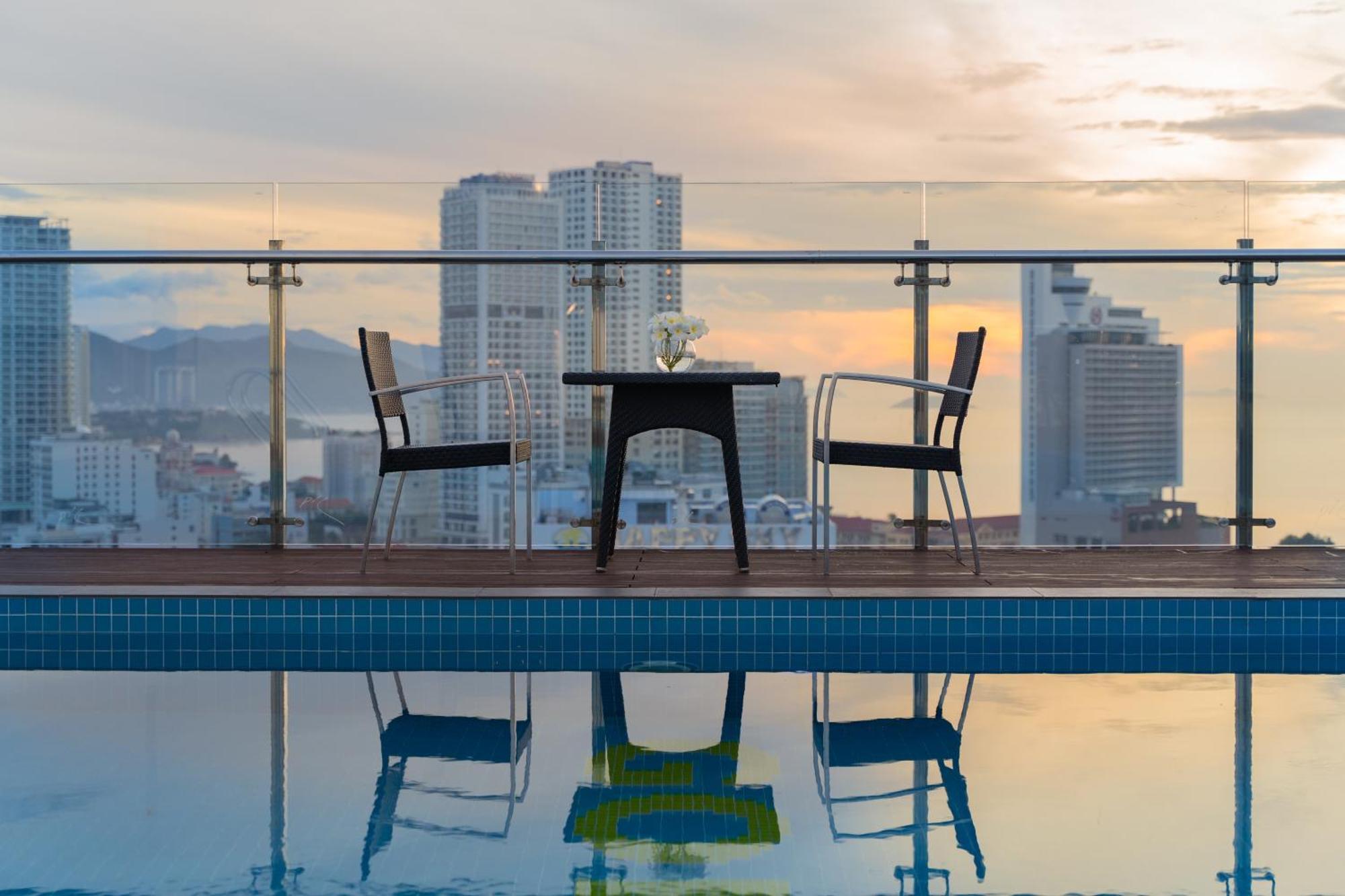 Goldcoast Hotel Nha Trang Exteriör bild