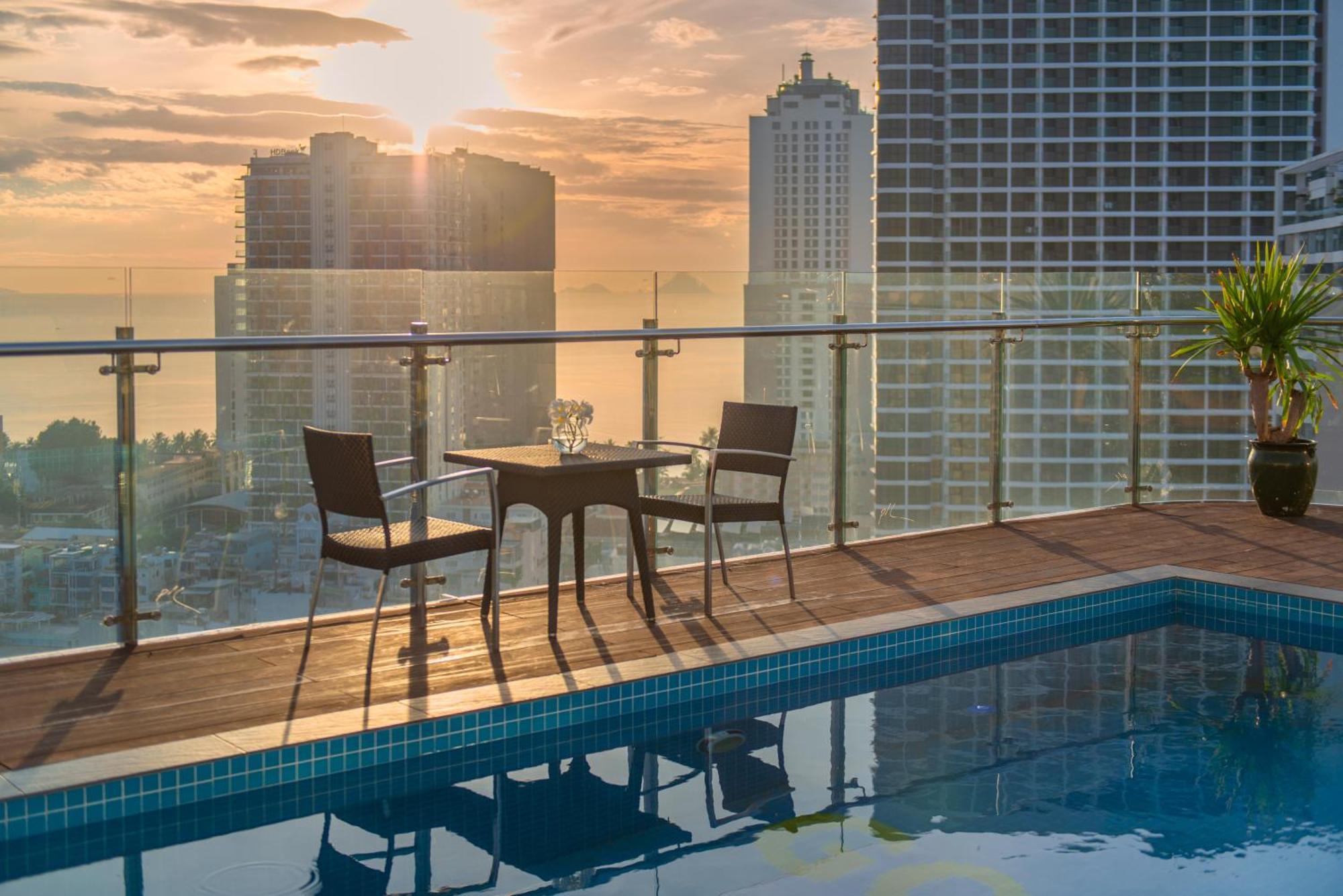 Goldcoast Hotel Nha Trang Exteriör bild