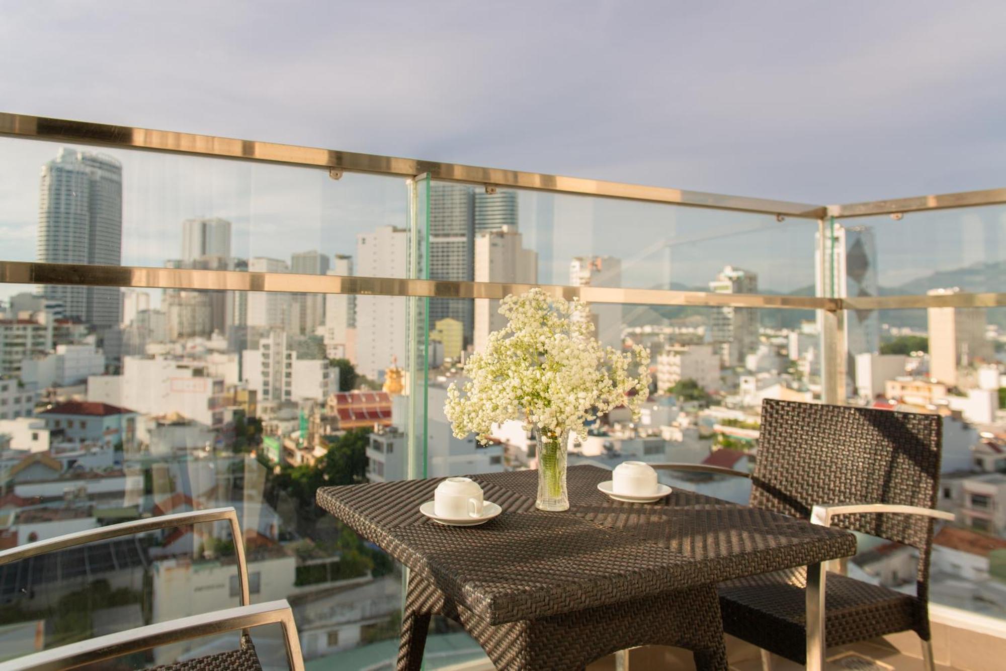 Goldcoast Hotel Nha Trang Exteriör bild